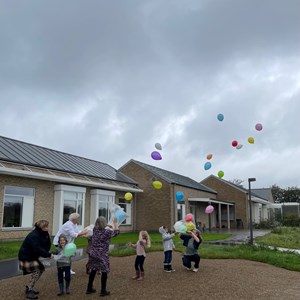  Balloner sendes til himmels ved indvielsen af Bangs Haves nye musikhave
